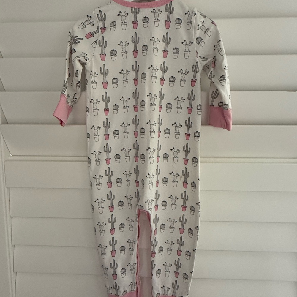 Onesie - Picture 6 of 9